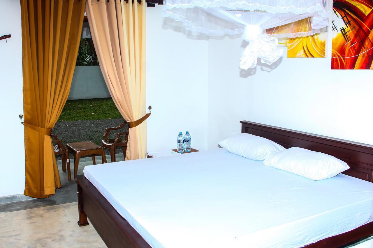 Villa Palm Breeze Polhena Esterno foto