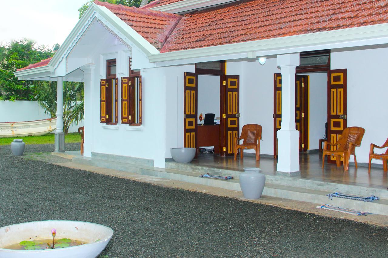 Villa Palm Breeze Polhena Esterno foto